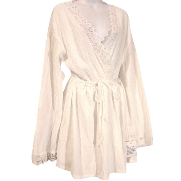 Asos textured long sleeve white mini wrap dress with crochet trim size 10 - Picture 4 of 12